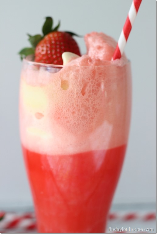 strawberry ice cream float