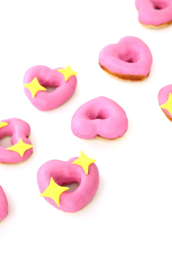 heart emoji donuts