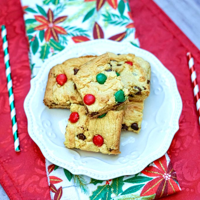 Super Easy M&amp;M Christmas Cookie Bars Using Cake Mix List